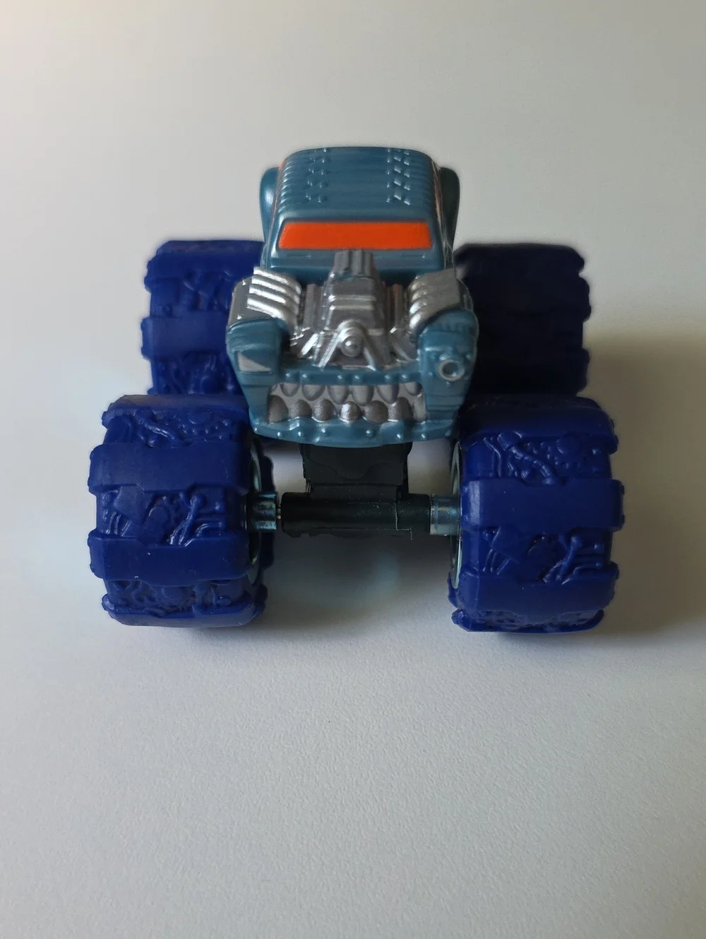 Hot Wheels Monster Trucks DEMO DERBY All Beefed Up Burger And #68 Monster Trucks